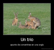 Un trio - apunto de convertirse en una orgía